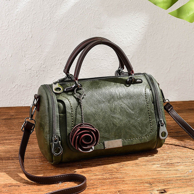 Borsa da donna con ornamento floreale